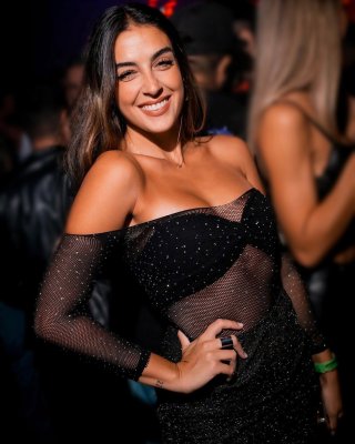 Melina De Piano Photo #7