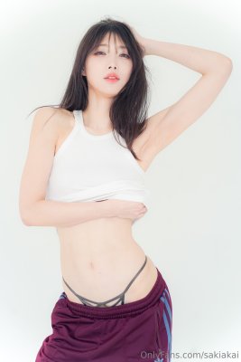 Saki Akai Photo #33