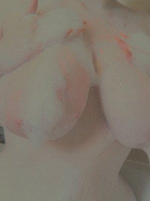 tiadeeznuts Photo #27