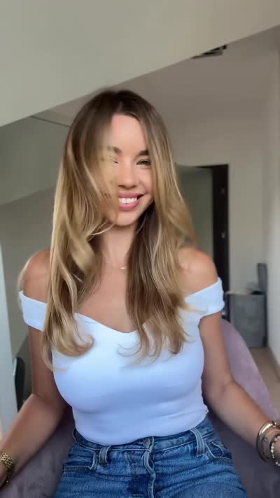 Vanessa Rojewska Video #27