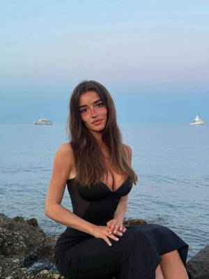 Veronica Kelegian Photo #11