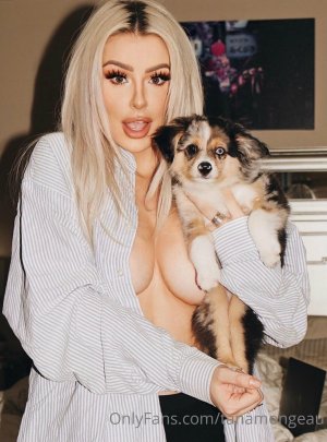 Tana Mongeau Photo #121