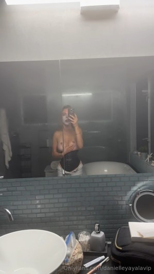 Danielley Ayalaa Post #40