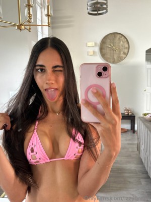 Izzy Green Photo #492