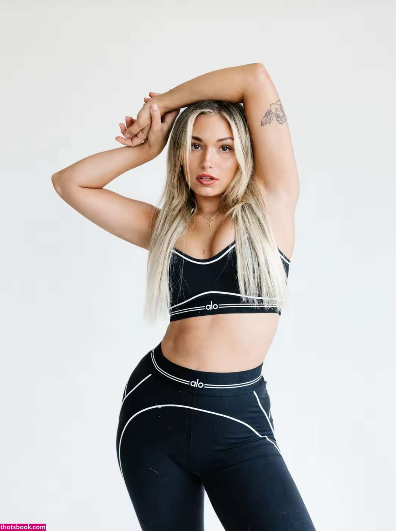 Tessalee Photo #5