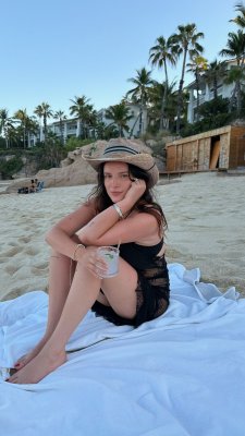 Bella Thorne Photo #413