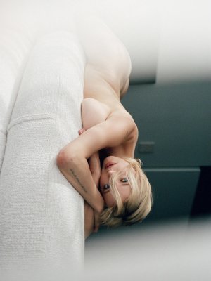 Caroline Vreeland Post #38