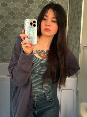 Anisa Jomha Photo #86