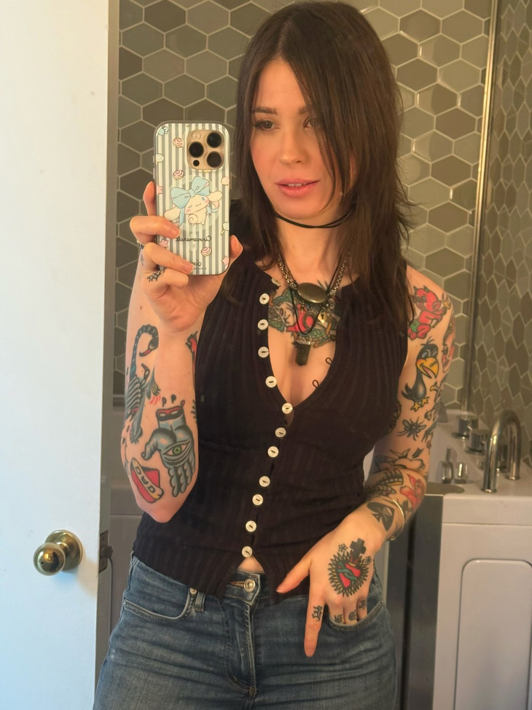 Anisa Jomha Photo #111