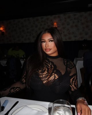 sofia.deroian Photo #36