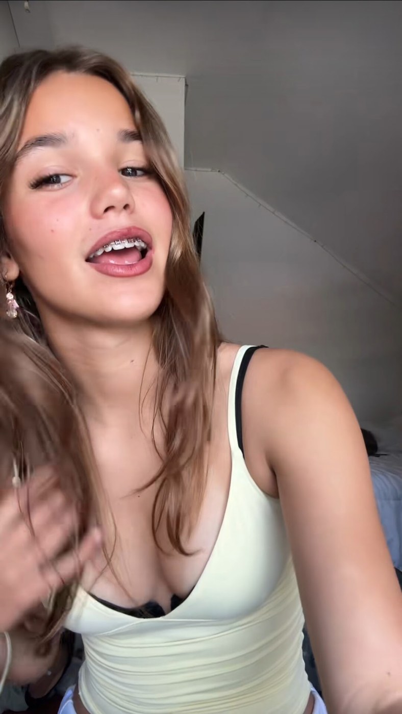 Zoe Santi Photo #20