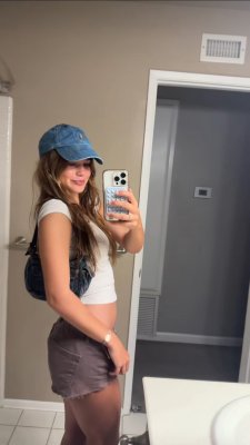 Zoe Santi Photo #15