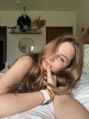Traderjoeslut Photo #3