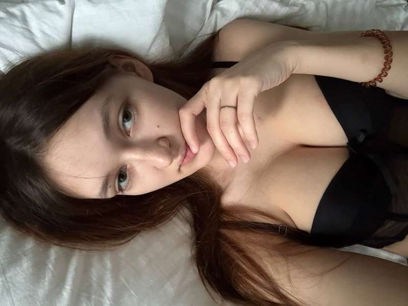 adeles_vibes Photo #2