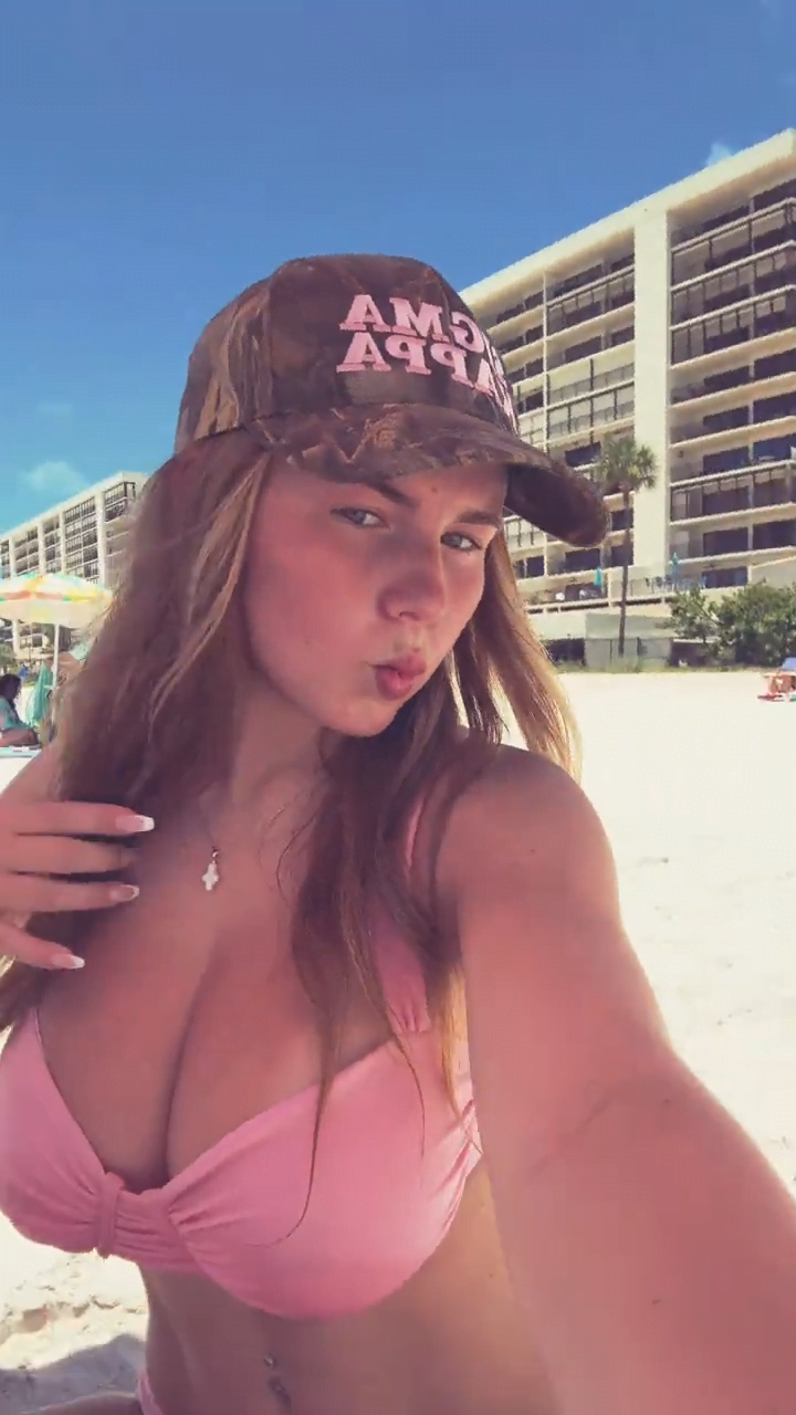 Ariana White Photo #47