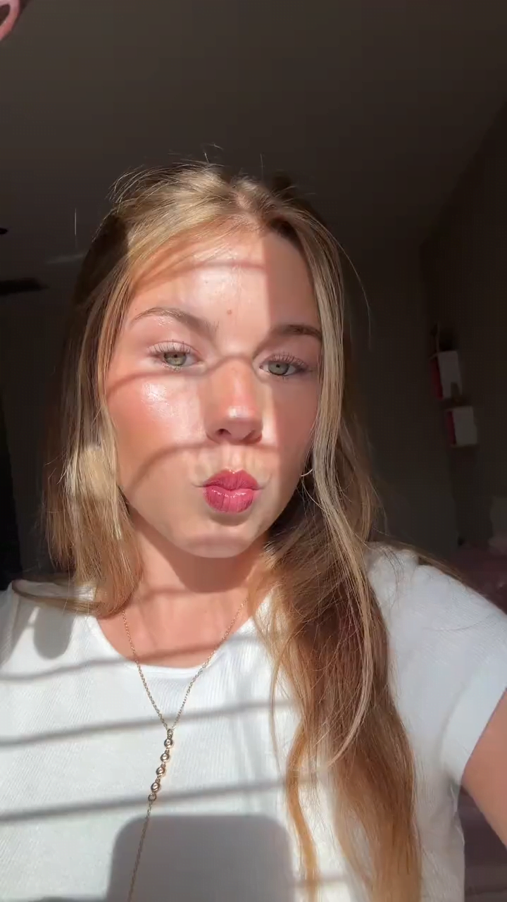 Ariana White Photo #63