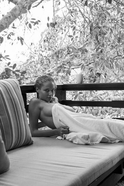 Genevieve Photo #199