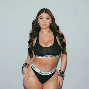 Violet Myers Photo #259