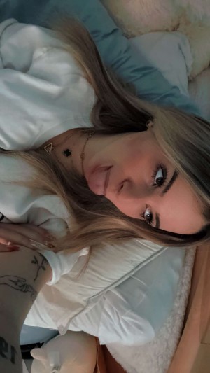 Kaitlyn Krems Photo #149