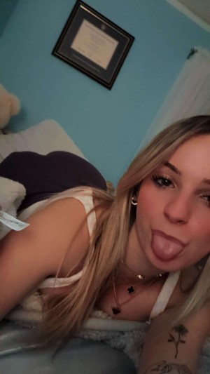 Kaitlyn Krems Photo #156