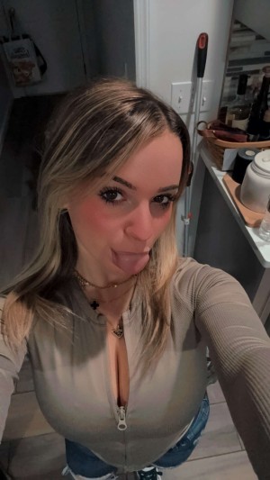 Kaitlyn Krems Photo #258