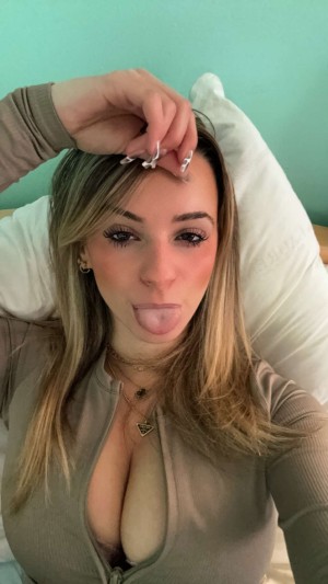 Kaitlyn Krems Photo #260