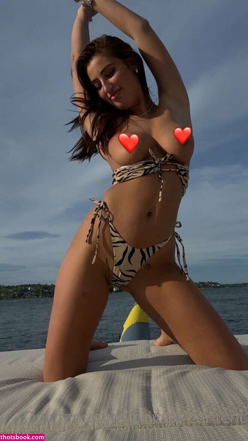 Daniella Papadopoulos Photo #14