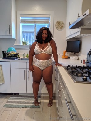 iambaddie Photo #32