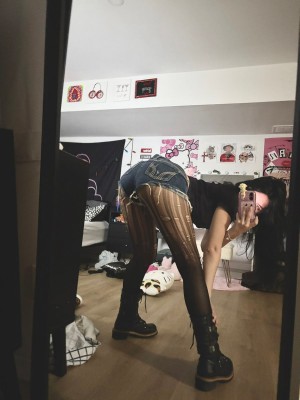 Sadgirlfetish Photo #12