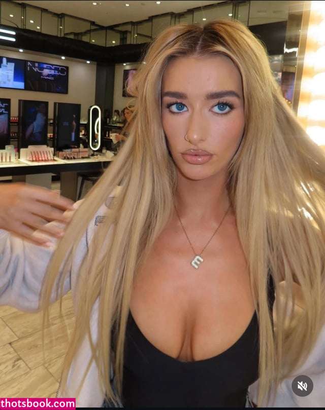 Erin Lally Photo #45