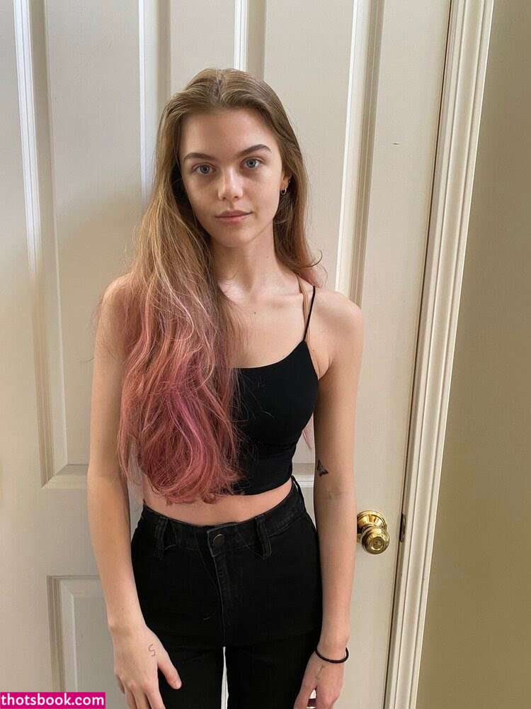 Emma Beardsley Photo #10