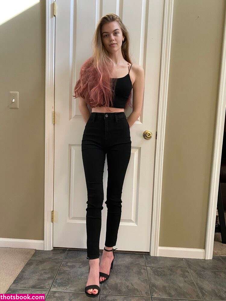 Emma Beardsley Photo #13