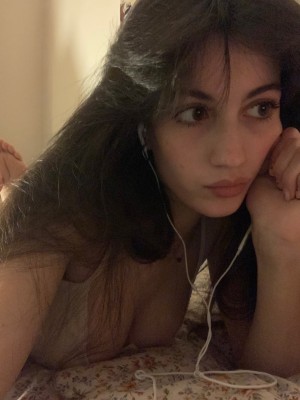 Reaisnowhite Photo #4