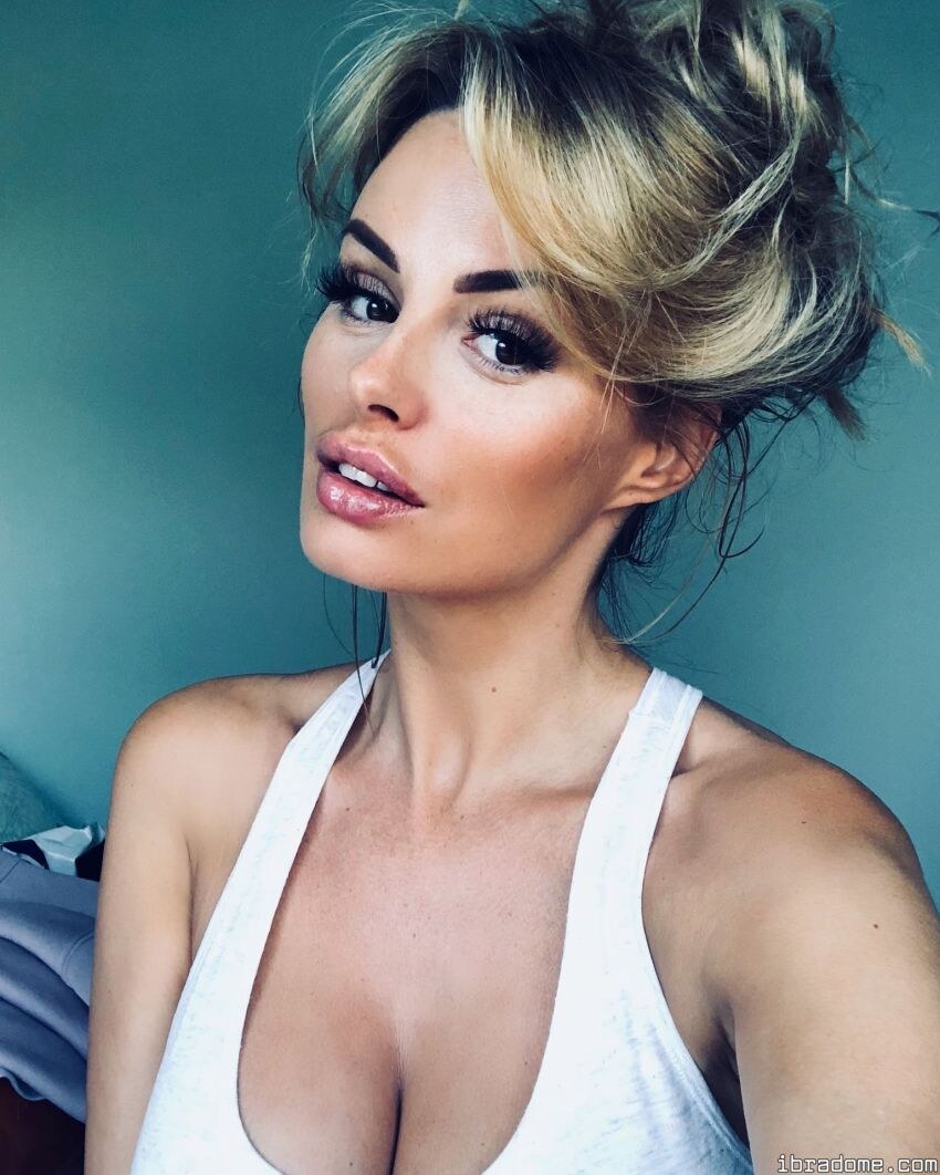 Rhian Sugden Photo #22