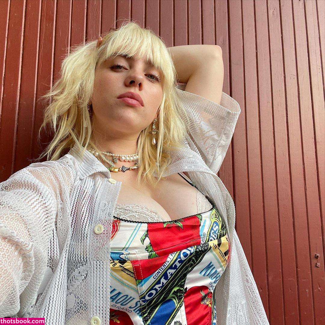 Billie Eilish Photo #35