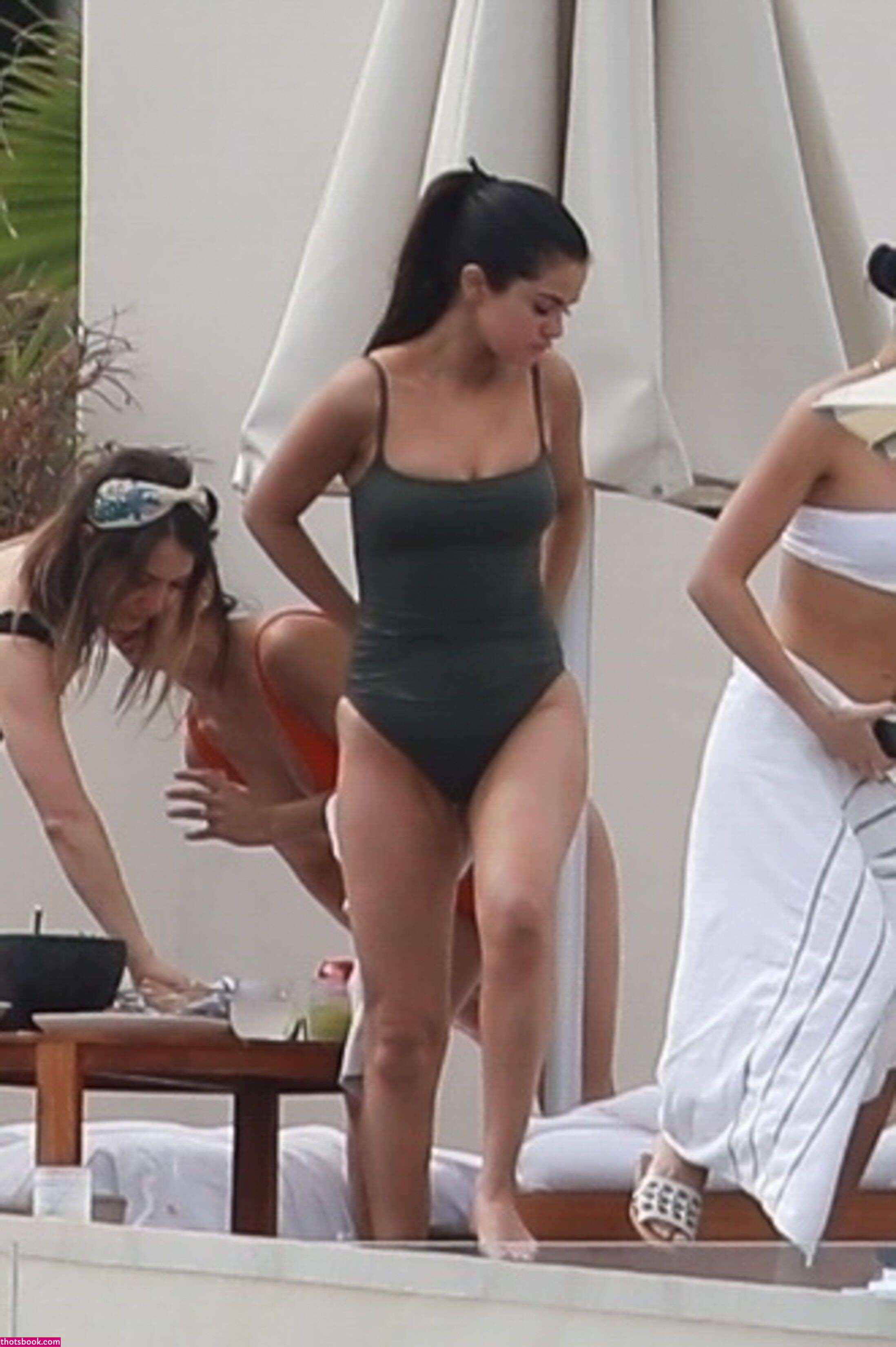 Selena Gomez Photo #4