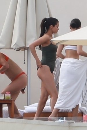Selena Gomez Photo #5