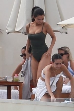 Selena Gomez Photo #8