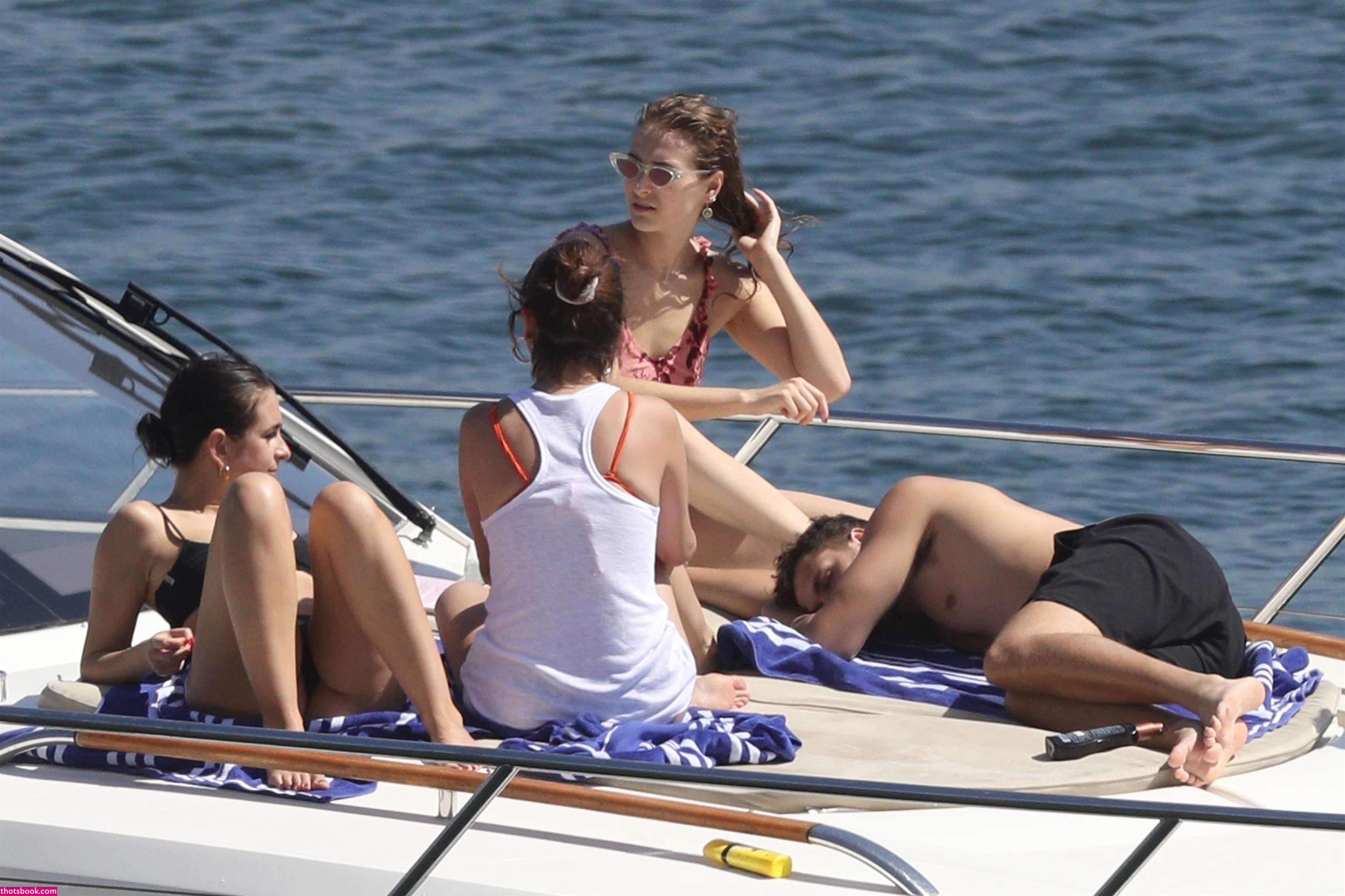 Selena Gomez Photo #59
