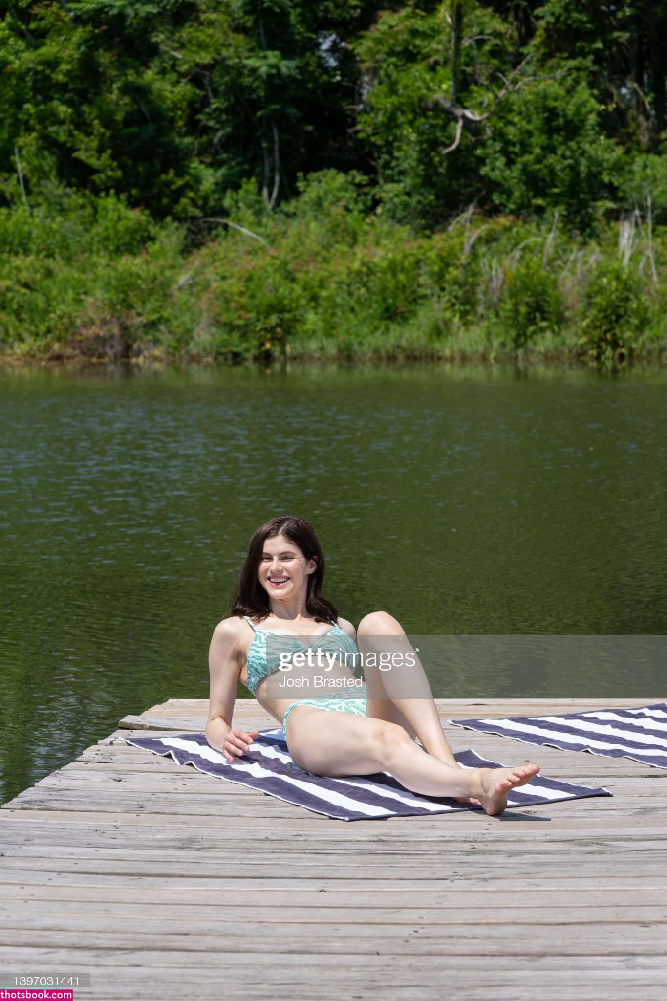 Alexandra Daddario Photo #14