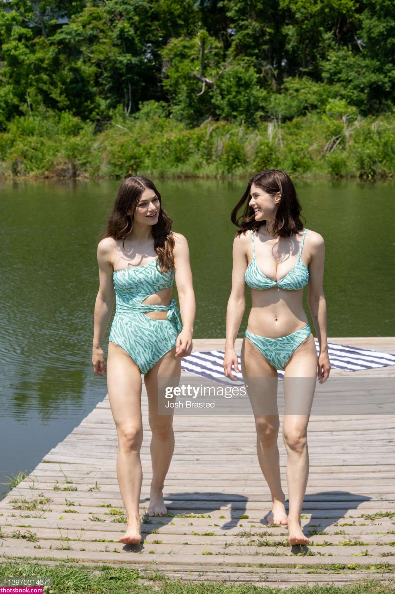 Alexandra Daddario Photo #26