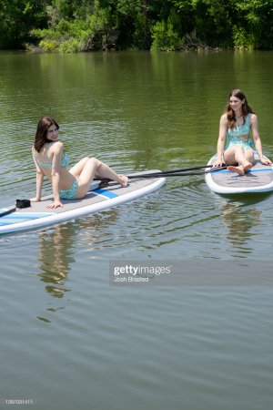 Alexandra Daddario Photo #28