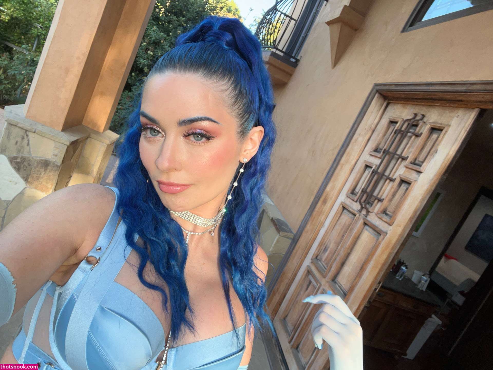 Jewelzblu Photo #7