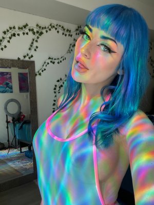 Jewelzblu Photo #22