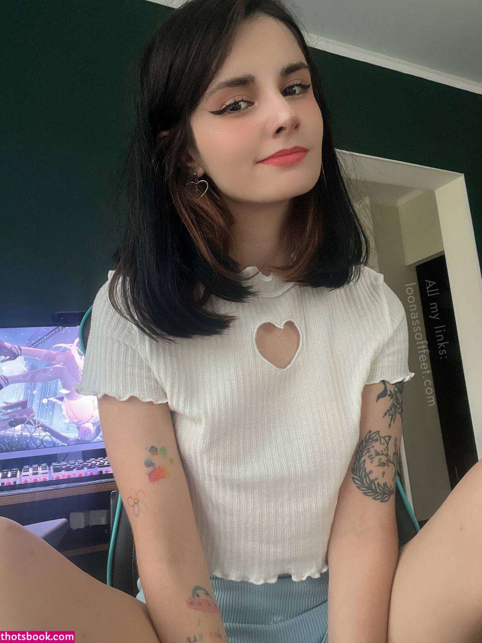 Loonassoftfeet Photo #204