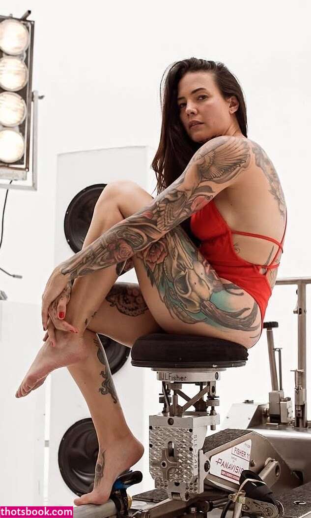 Kelly Winstanley Photo #18