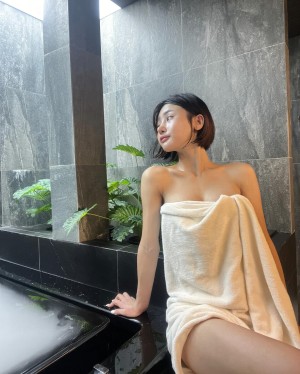 Prapatsorn Theethatburee Photo #1