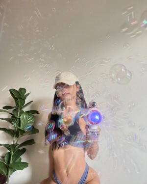 Prapatsorn Theethatburee Photo #30