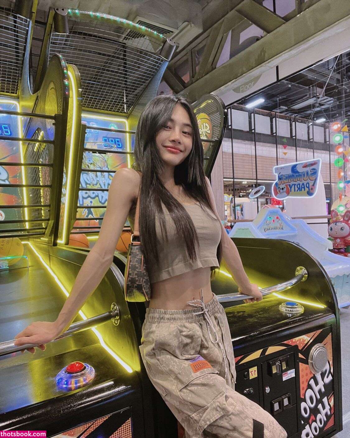 Prapatsorn Theethatburee Photo #46