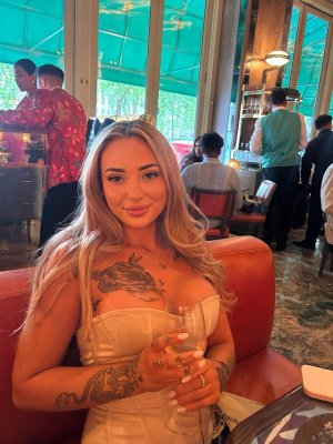 Poppy May Photo #21